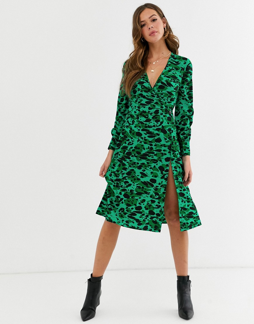 Зеленое платье миди с пуговицами и абстрактным леопардовым принтом Influence-Зеленый