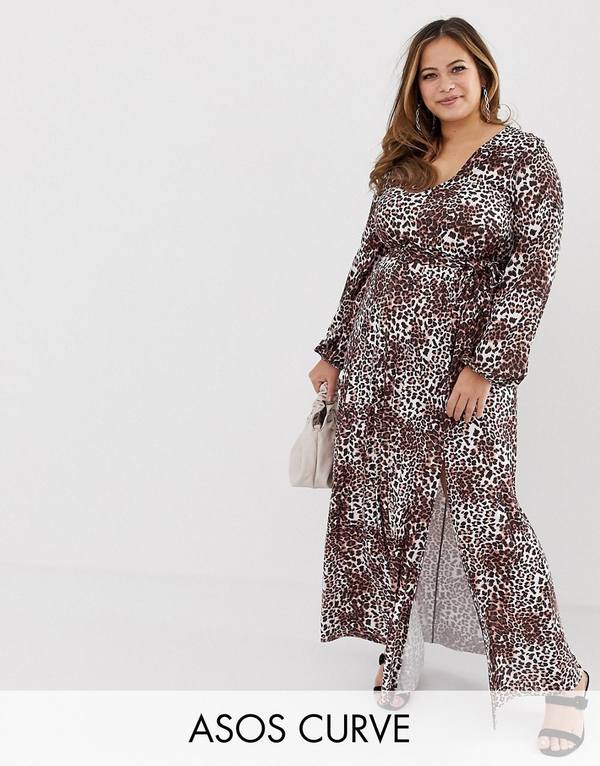 Платье макси с поясом, плиссированной юбкой и леопардовым принтом ASOS DESIGN Curve-Мульти